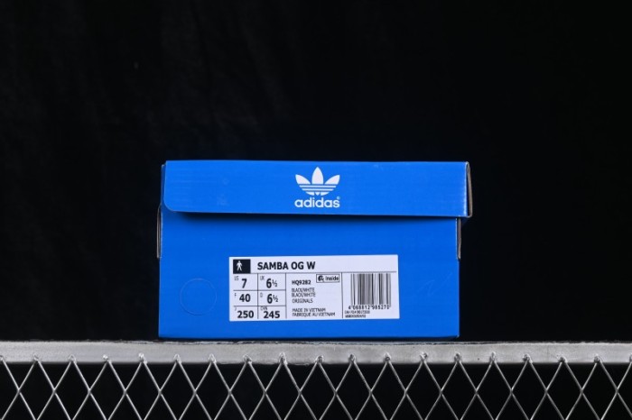 Adidas Samba OG Classic Sneakers with Retro Design - HQ9282
