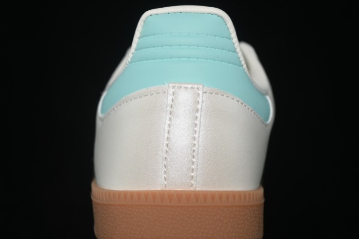 Adidas Samba OG Classic Skateboarding Shoes with Retro Suede Design - KJ4304