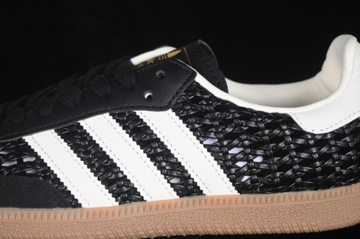 Adidas Samba OG Classic Sneakers with Retro Design - HQ9282