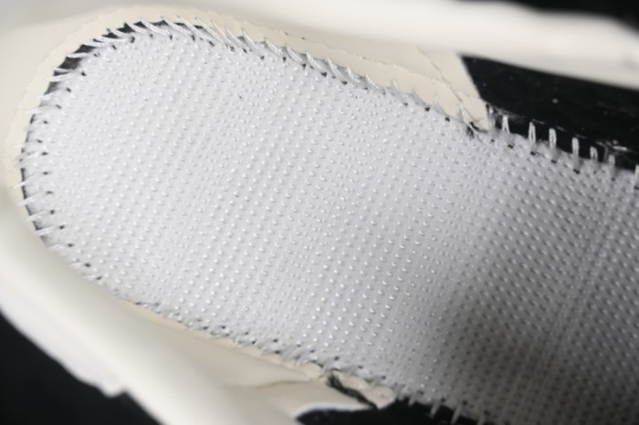 Adidas Samba OG Classic Sneakers with Retro Design - HQ9282