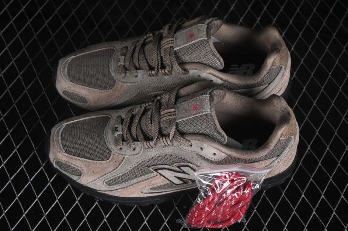 New Balance 204 Series Retro Casual Running Shoes with Breathable Air Cushion - U204L3K9