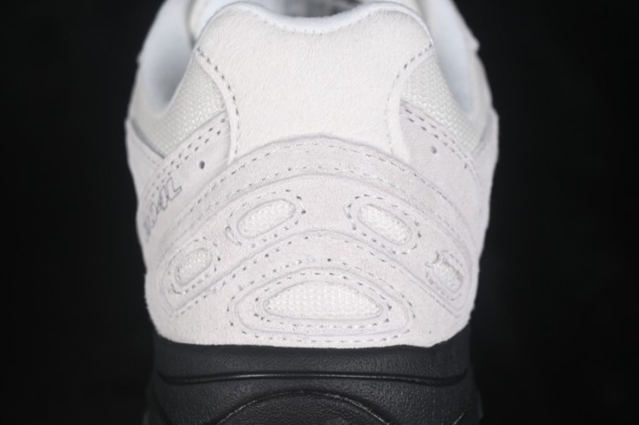 New Balance 204 Series Retro Casual Running Shoes with Breathable Mesh Upper - U204L80V