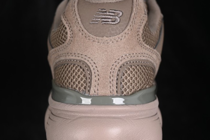 New Balance 603 Series Retro Casual Running Shoes with Breathable Mesh Upper - M6035RC
