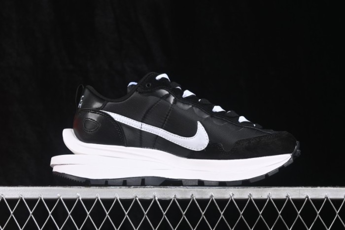 Nike VaporWaffle 3.0 Sneakers with Deconstructed Layered Design and Elevated Sole - DD1875-011