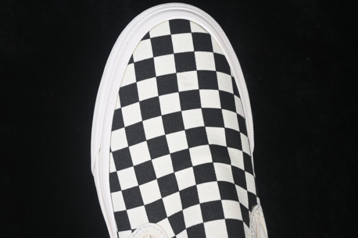 Vans Slip-On VR3 Low Top Skate Shoes - VN0007NC1KP