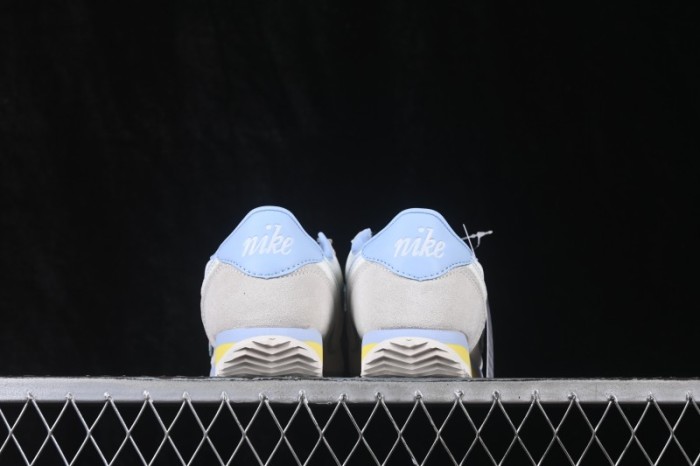 Nike Classic Cortez Leather Retro Running Shoes - IW6363-117