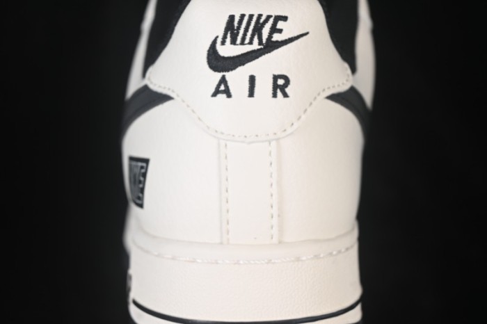 Nike Air Force 1 '07 Low Black White Classic Low-Top Casual Sneakers - JP8028-073