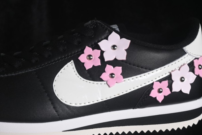 Nike Classic Cortez Leather Retro Running Shoes - IV5675-001
