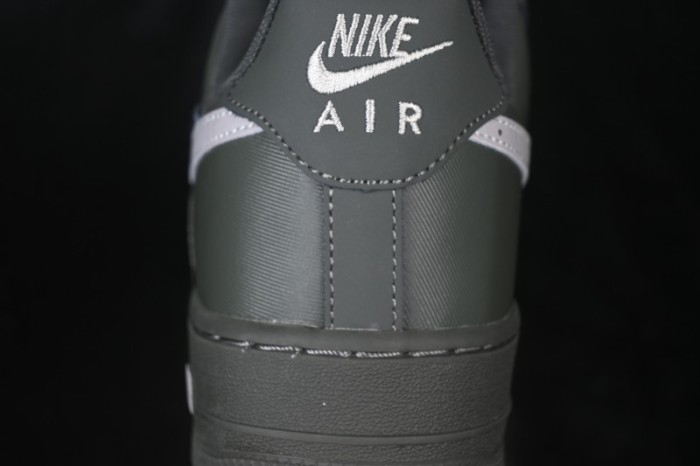 Nike Air Force 1 '07 Low Low-Top Casual Sneakers with Full-Length Air Cushion - IV5732-001
