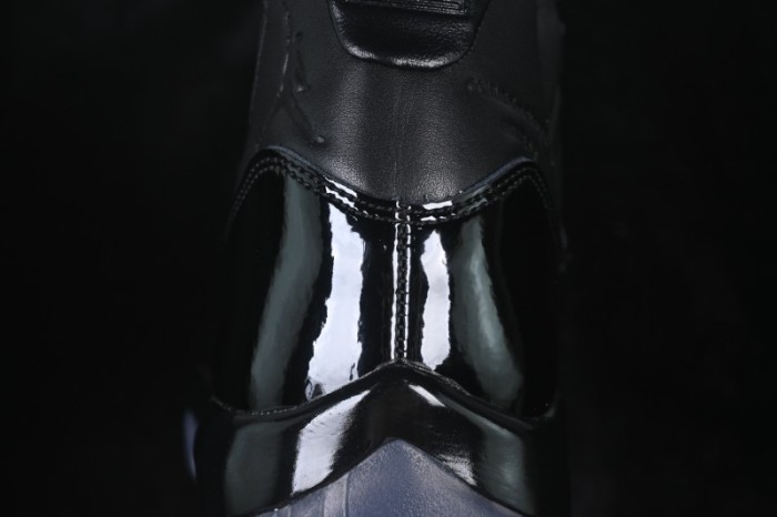 Comme des Garçons x Nike Air Jordan 11 Black - IV7639-001