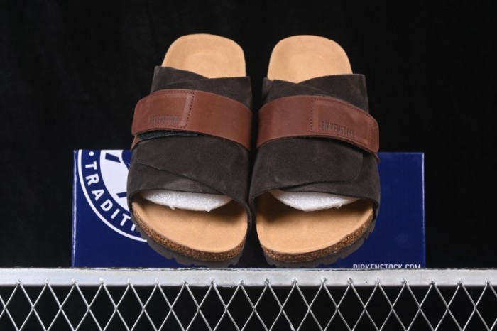 Birkenstock Suede Shearling-Lined Clog Mocha Brown - 1015572