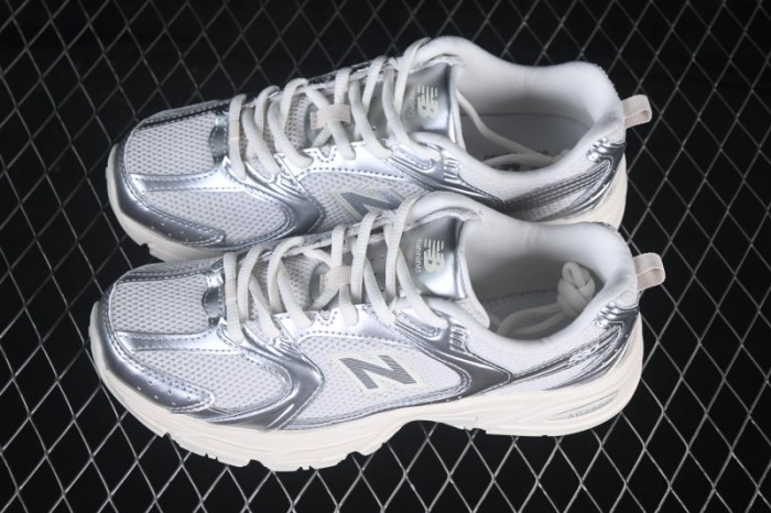 New Balance NB530 Retro Running Shoes for Everyday Wear - U5303IR