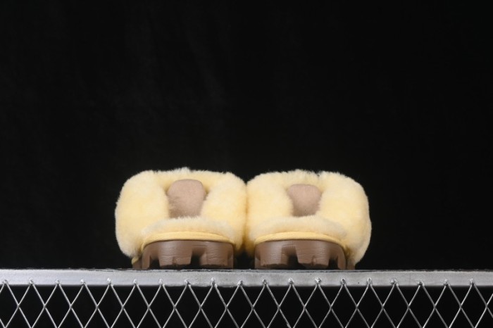 UGG Slipper Evolution Comfortable Flat No Special Function Closed Toe Slippers 1180 Soft Mustard