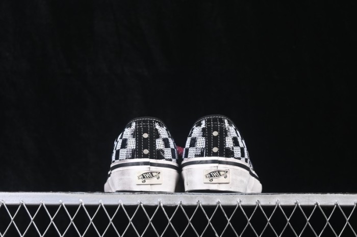 Vans LX Old Skool 36 Low Top Casual Skate Shoes - VN000E8VBLK