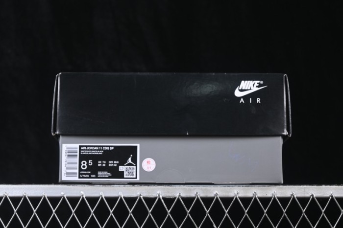 Comme des Garçons x Nike Air Jordan 11 White Sneakers - IV7639-100