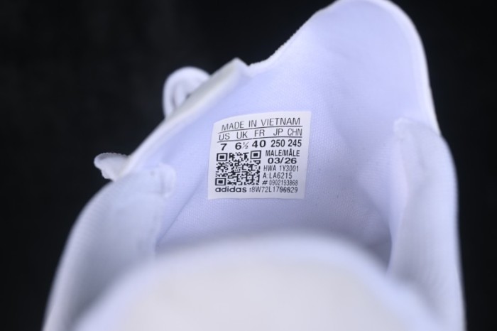 Adidas HyperBoost Edge M Running Shoes with Breathable Cushioning - LA6215