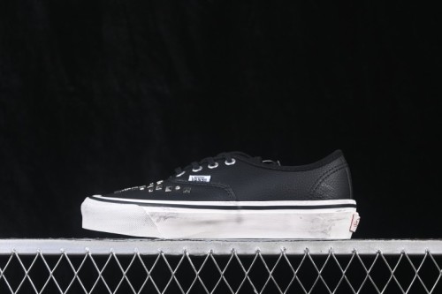 Vans Authentic 44 Low Top Skateboard Shoes - VN000D9NBLK
