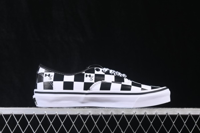 Vans Authentic 44 Low-Top Vulcanized Skate Shoes - VN000EEUDOL
