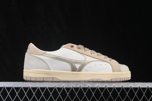 Mizuno CT Club Retro Casual Low-Top Sneakers with Breathable Comfort - D1GH261012