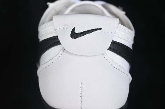 Nike Moon Shoe SP Lifestyle Low-Top Sneakers with Thin Sole - II0407-001