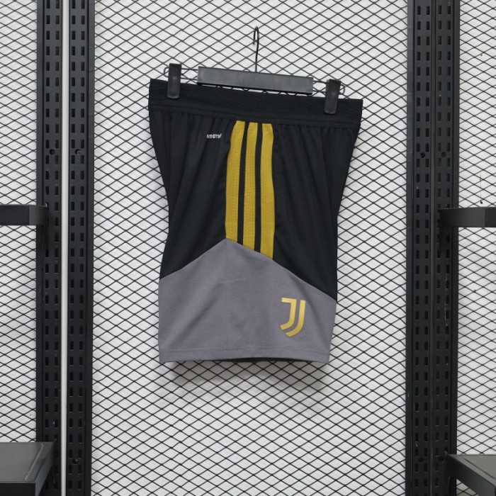 Player Version 26/27 Juventus Black Shorts with Pockets