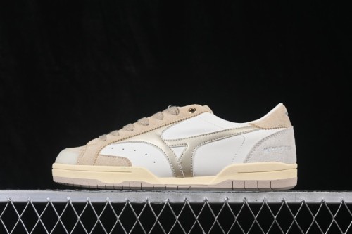 Mizuno CT Club Retro Casual Low-Top Sneakers with Breathable Comfort - D1GH261012