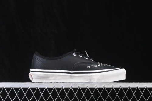 Vans Authentic 44 Low Top Skateboard Shoes - VN000D9NBLK