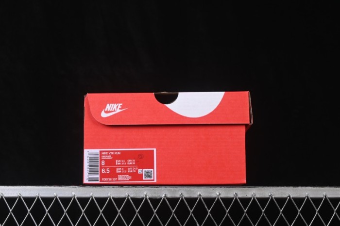 Nike V2K Run Retro Low-Top Running Shoes with Cushioning and Anti-Slip - FD0736-107