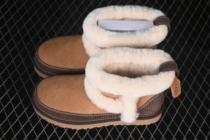 UGG Classic Novelty Cookie Suede Round Toe Slip-On Snow Boots - 1180434 CHE