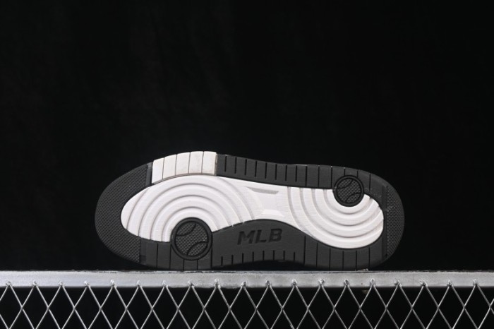 MLB Chunky Curve Liner Monogram New York Yankees Thick Sole Casual Running Shoes - 3ASXL206N50BKS