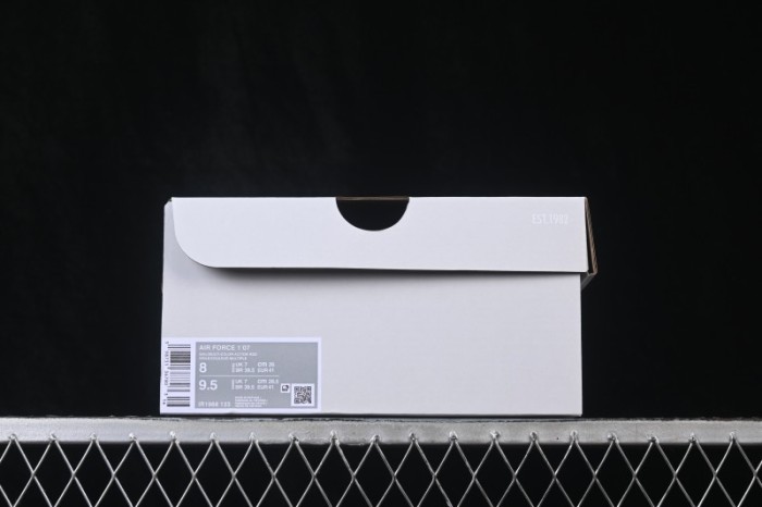 Nike Air Force 1 '07 Low Casual Skateboarding Shoes with Full-Length Air Cushion - IR1968-133