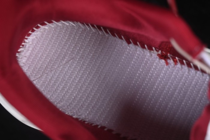 On Cloudtilt Snake Year Limited Edition Comfortable Anti-Slip Low-Top Urban Commuter Running Shoes White Red