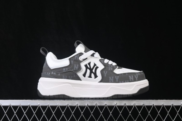 MLB Chunky Curve Liner Monogram New York Yankees Thick Sole Casual Running Shoes - 3ASXL206N50BKS