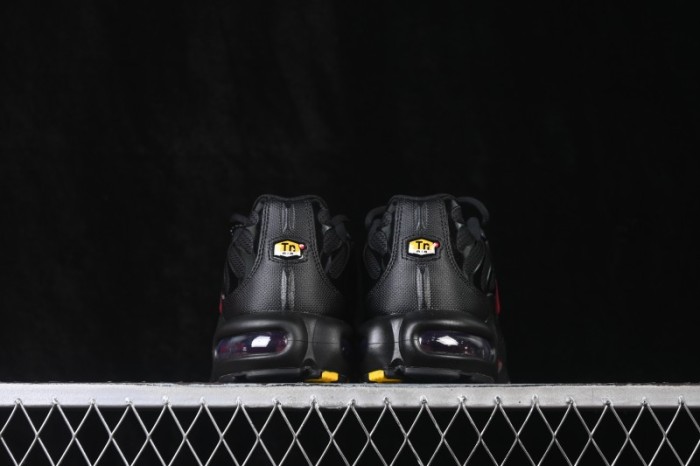 Nike Air Max Plus Retro Running Shoes with Air Cushion - DM0032-032