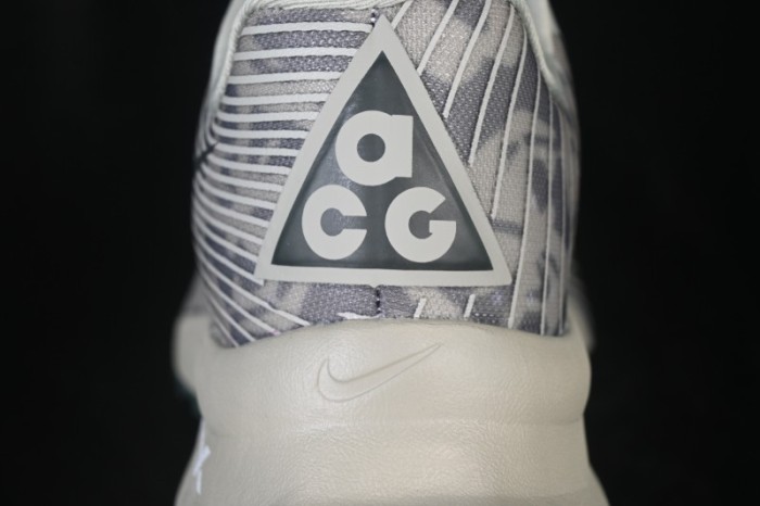 Nike ACG Ultrafly Trail Running Shoes with Cushioned Racing Sole - HF5668-300