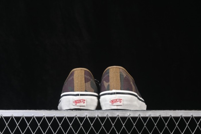 Vans Authentic Lx Low-Top Casual Vulcanized Skate Shoes - VN000D9NWVD