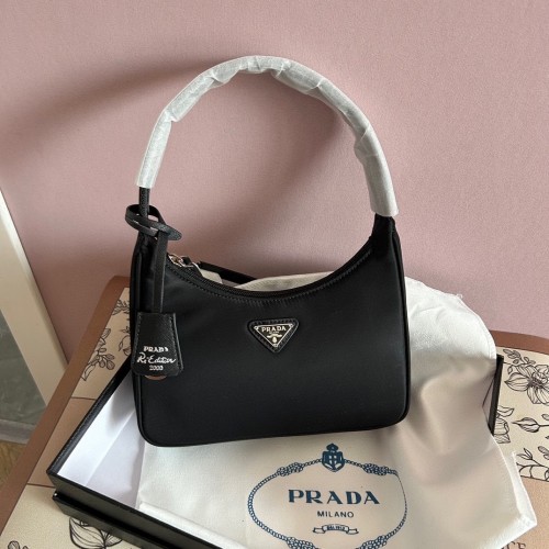 Nylon bag ,budget ,size 20cm,no box,  B35-191-196