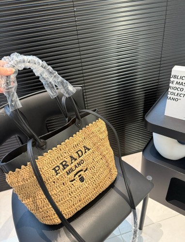 Woven raffia bag ,4A ,size 28x29cm, no box,  B68-98-99