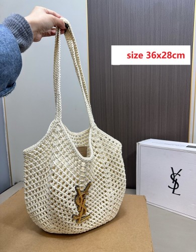 Woven raffia bag ,4A ,size 36x28cm, no box,  B68-106