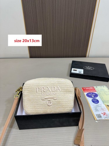 Woven raffia bag ,4A ,size 20x13cm, no box,  B68-107