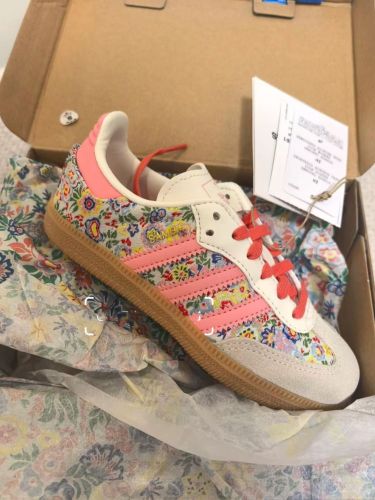 Women men  runner sneaker shoes,  with box,size 36-45，SS60-175