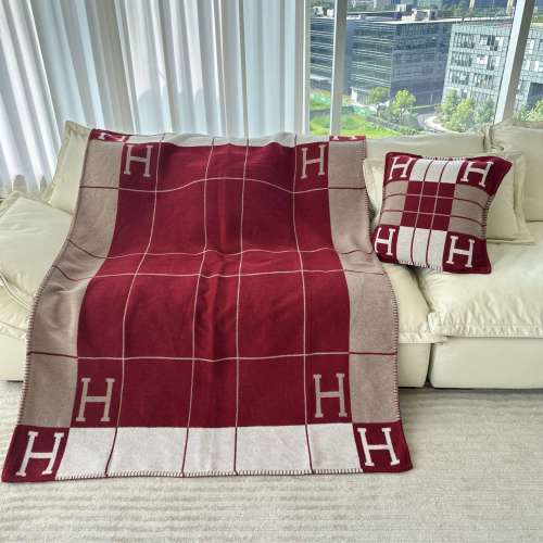 Wool blanket size 140-175cm--weight 800g,  pillowcase not including the pillow core ,size 45*45cm--weight 175g, SF55-1-12