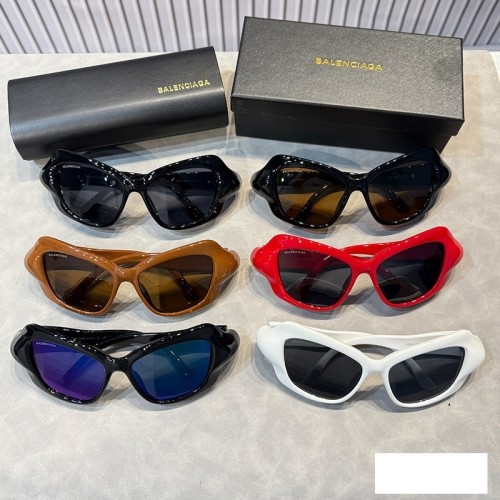 Blue light blocking sunglasses with the box and case ,G25-1464-1469