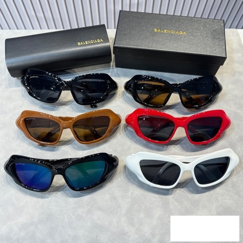 Blue light blocking sunglasses with the box and case ,G25-1426-1431