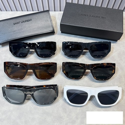 Blue light blocking sunglasses with the box and case ,G25-1490-1495