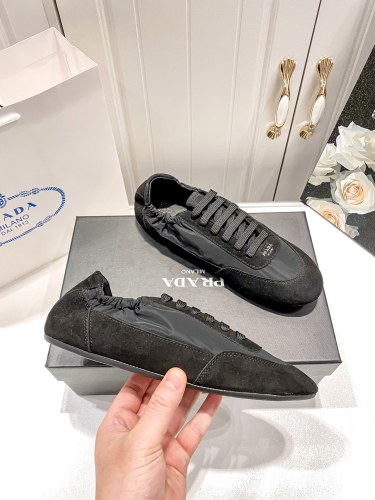 Women runner flat shoes,  size 35-40, SS70-230