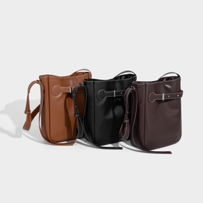BAG A8792