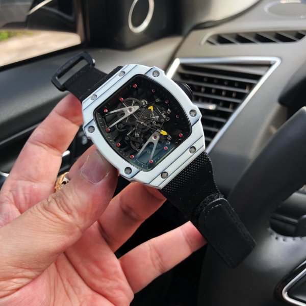 高品質リシャールミル 時計 スーパーコピー メンズ 自動巻き2色