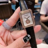 大人気新品シャネル 時計 コピー レディース クオーツ 3色