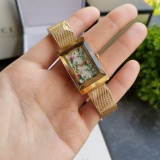 定番人気新品グッチ 時計 コピー レディース クオーツ